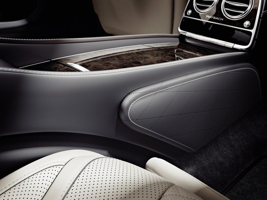Детали интерьера Mercedes-Maybach S600 (X222) 2015 года  (WW) (фото 34 из 49)